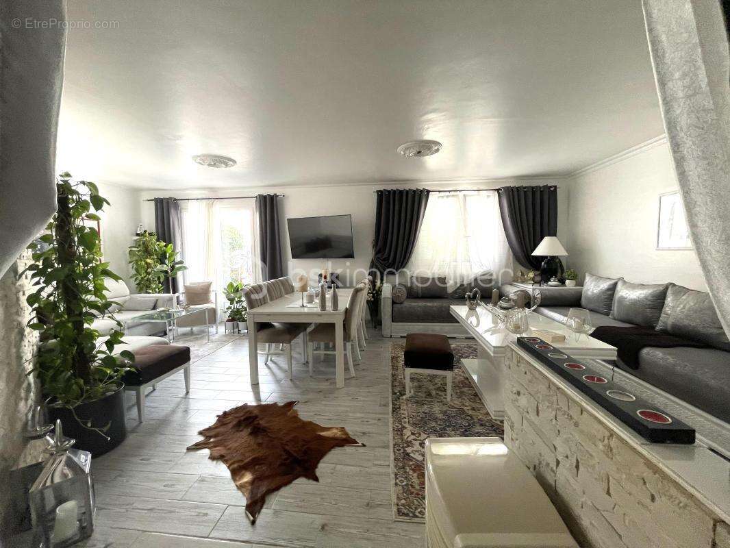 Maison à LE BLANC-MESNIL