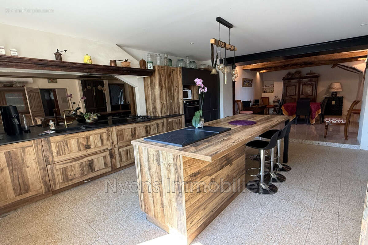 Maison 232 m² à Vinsobres  - photo 8