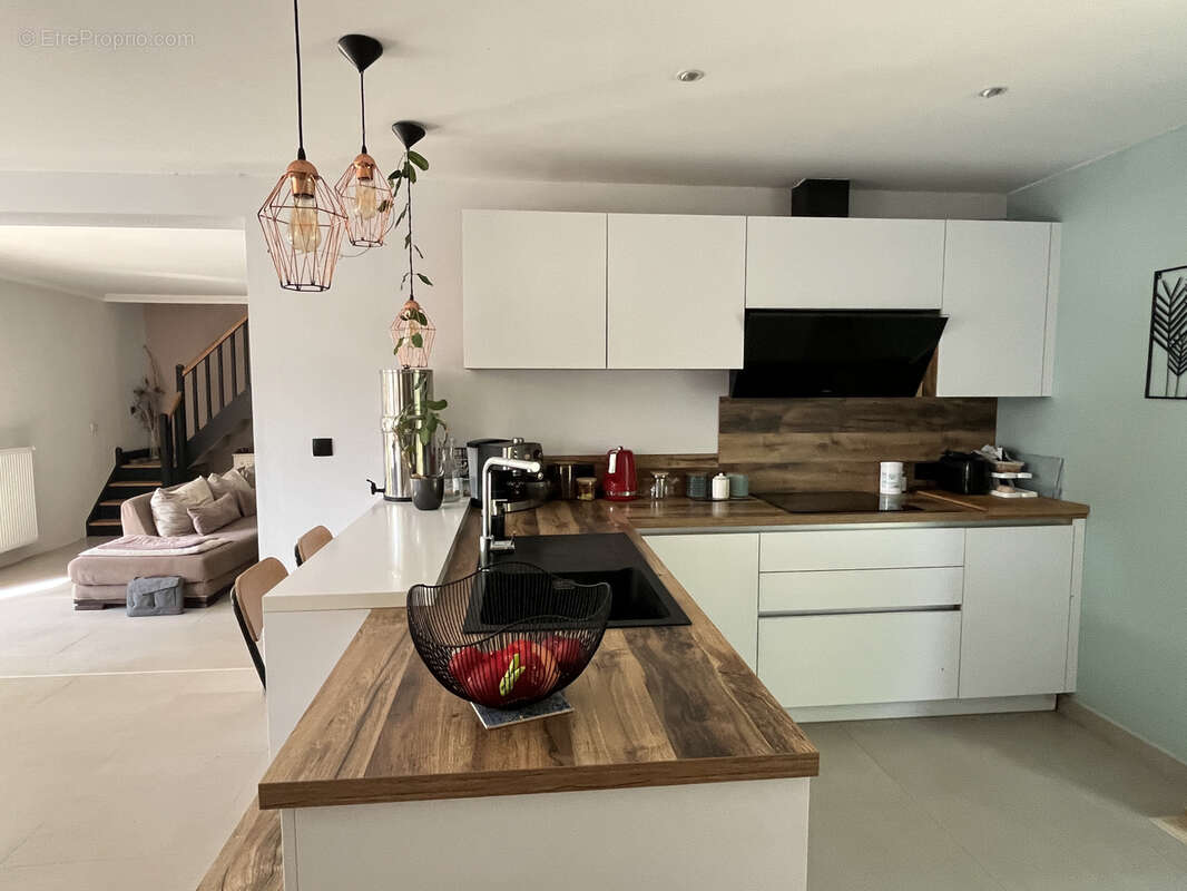 Maison à LA CHAPELLE-LA-REINE