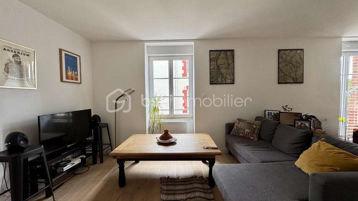 T2 Coup de cœur entièrement rénové – 39 m² – Rennes Jacques Cartier - photo 2