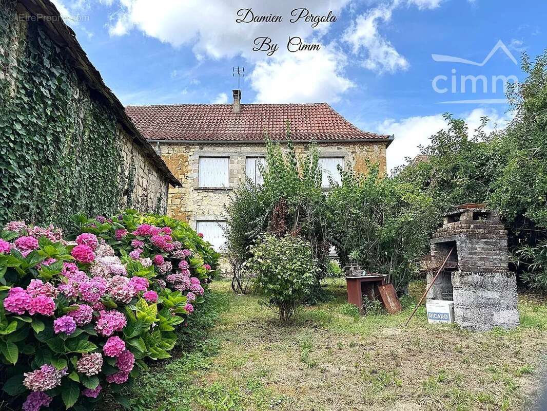 Maison à SAINT-RABIER