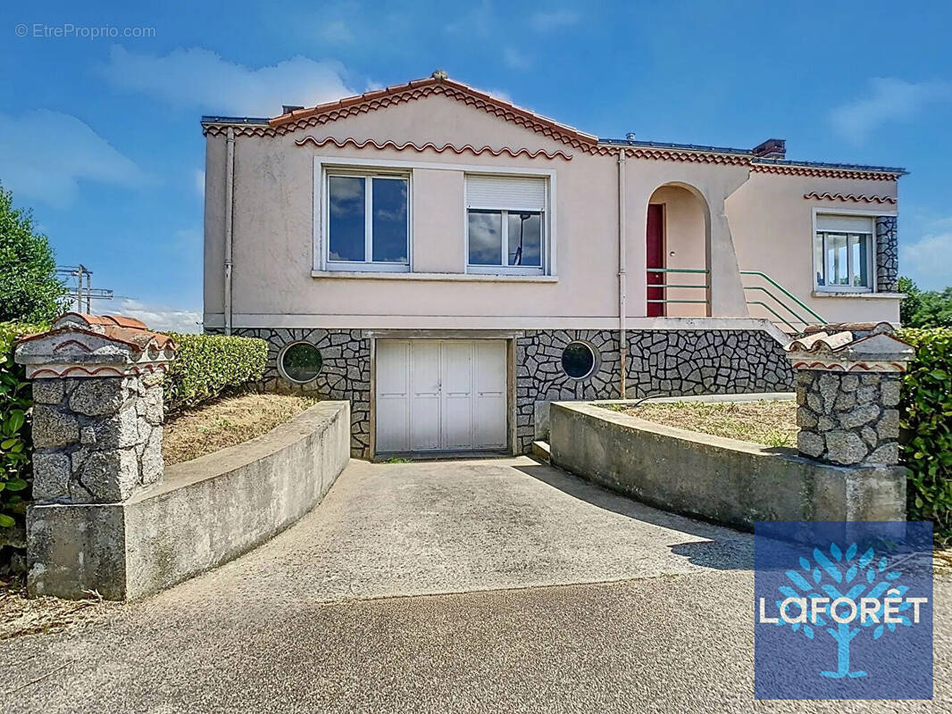 Maison à SAINT-PROUANT