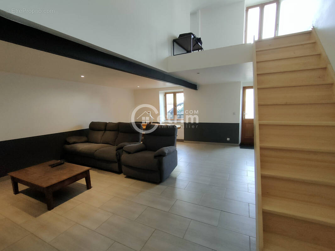 Maison à SEYCHALLES