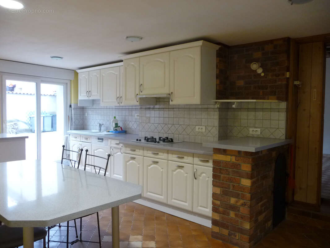 Maison à SAINT-ROMAIN-LE-PUY