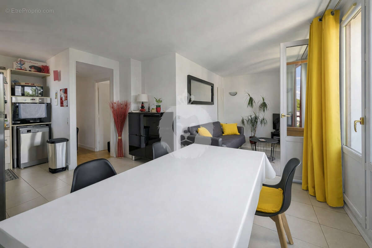 Appartement à SAINT-MAUR-DES-FOSSES