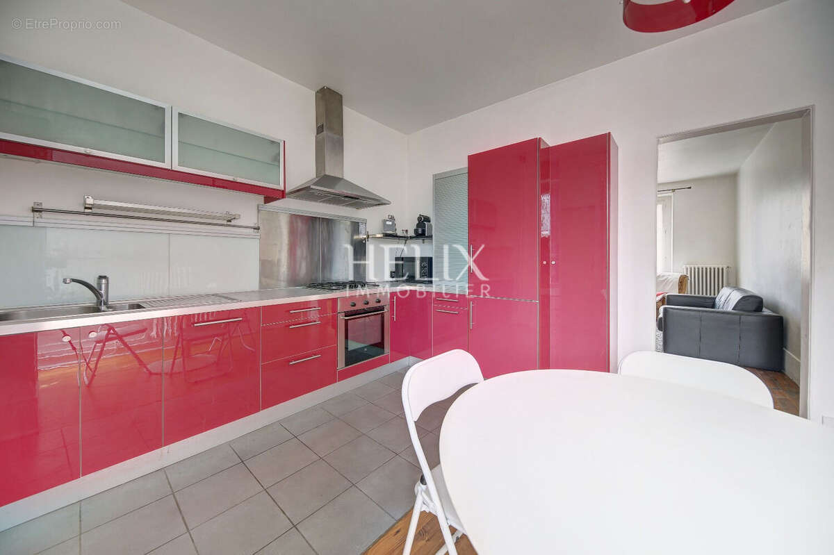 Appartement traversant 2 pièces beaux volumes à 5 mn du RER A Saint Germain en en Laye - photo 4