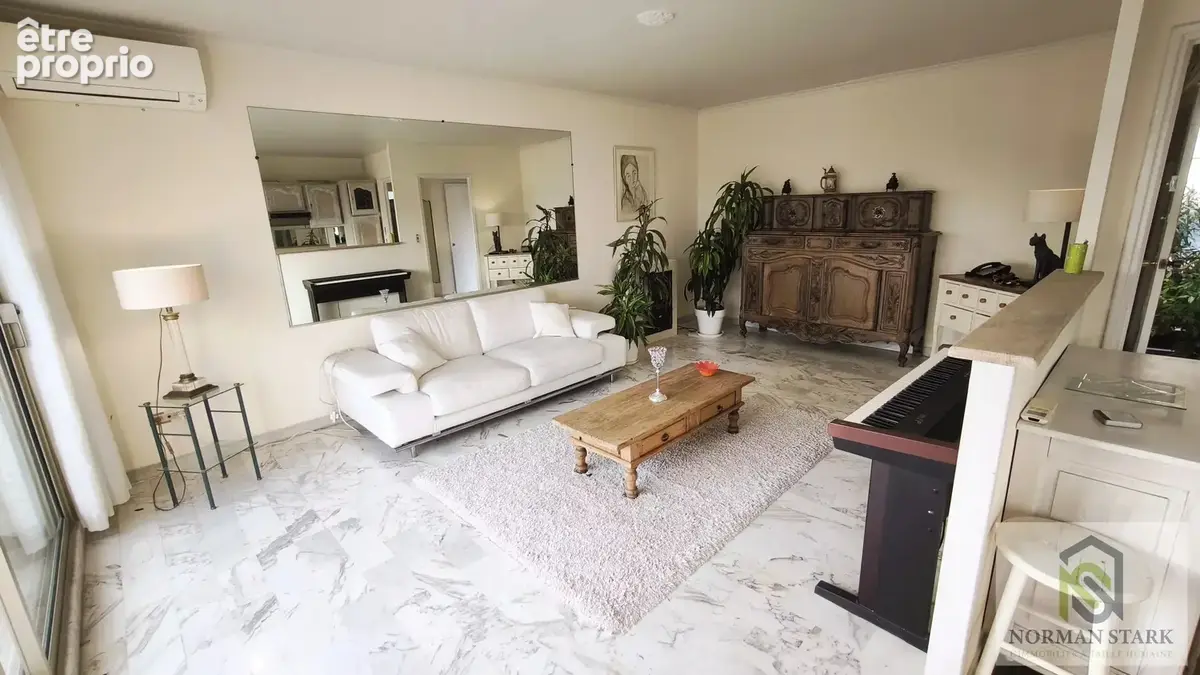 Roquebrune-Cap-Martin – 2 pièces 48 m² au dernier étage avec terrasse de 17 m² vue mer panoramique, résidence avec piscine, cave - photo 2