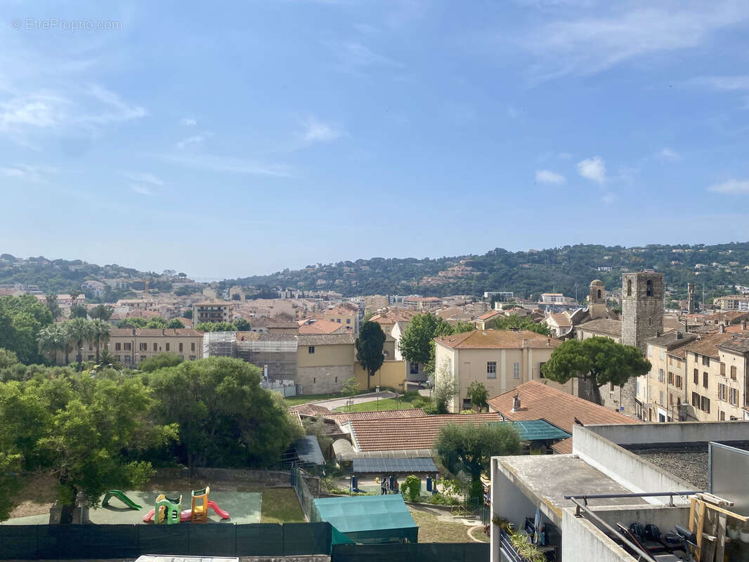 Appartement à VALLAURIS