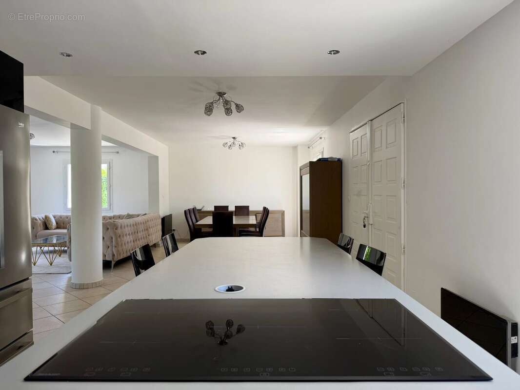 Maison Plateau Est - 7 pièces sur terrain de plus de 1000 m² ! - photo 7