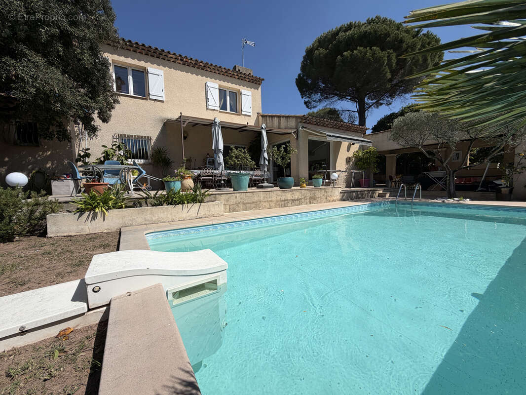 Maison à PUGET-SUR-ARGENS