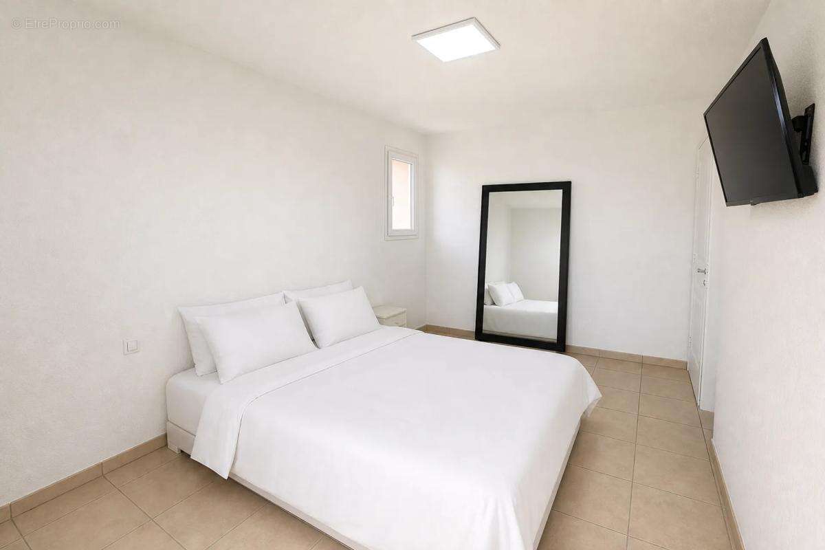 Maison à ROQUEBRUNE-SUR-ARGENS