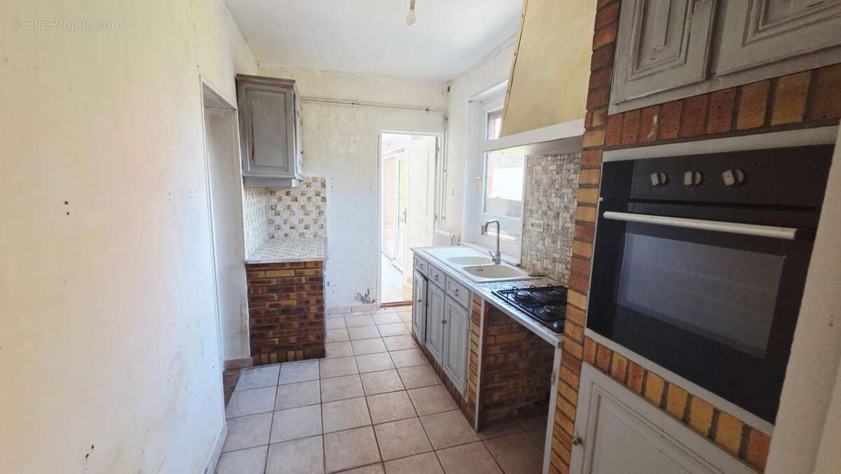 Maison 11 pièces / 256 m² / 199 000 EUR / NOYELLE-VION - photo 3