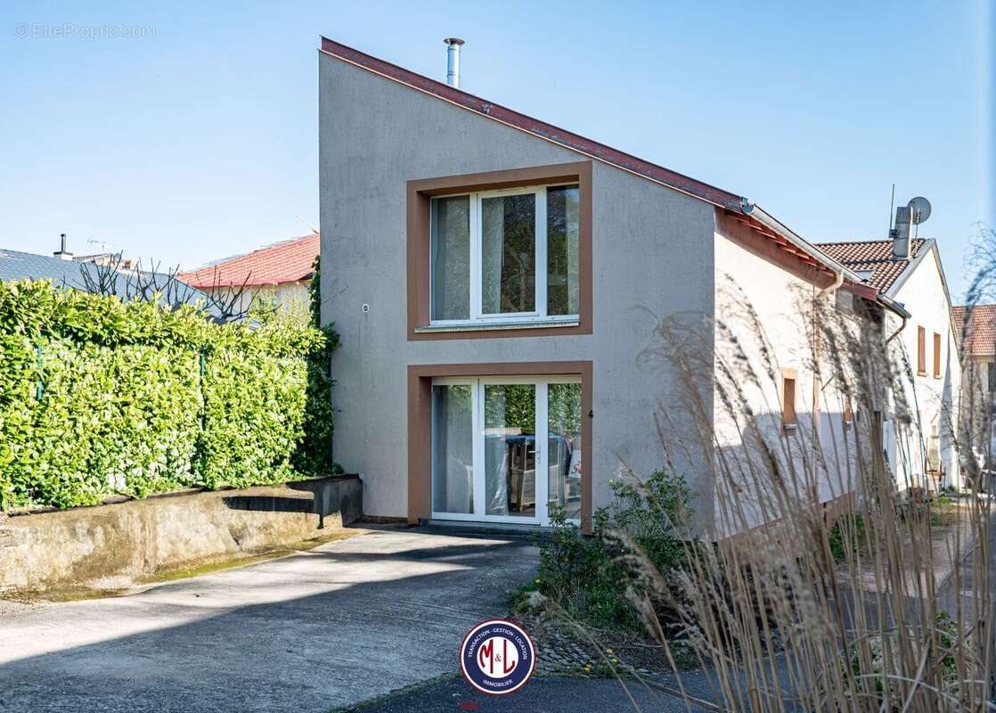 Maison à CHARLY-ORADOUR