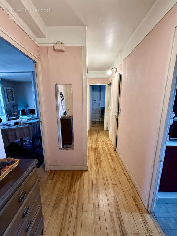 Appartement 62 m² à Asnieres-Sur-Seine  - photo 5