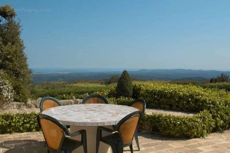 Maison à TOURRETTES-SUR-LOUP
