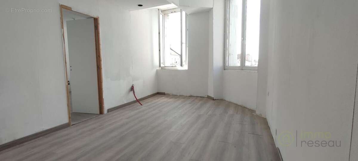 Appartement 280 m² à Saint-Genis-De-Saintonge  - photo 5