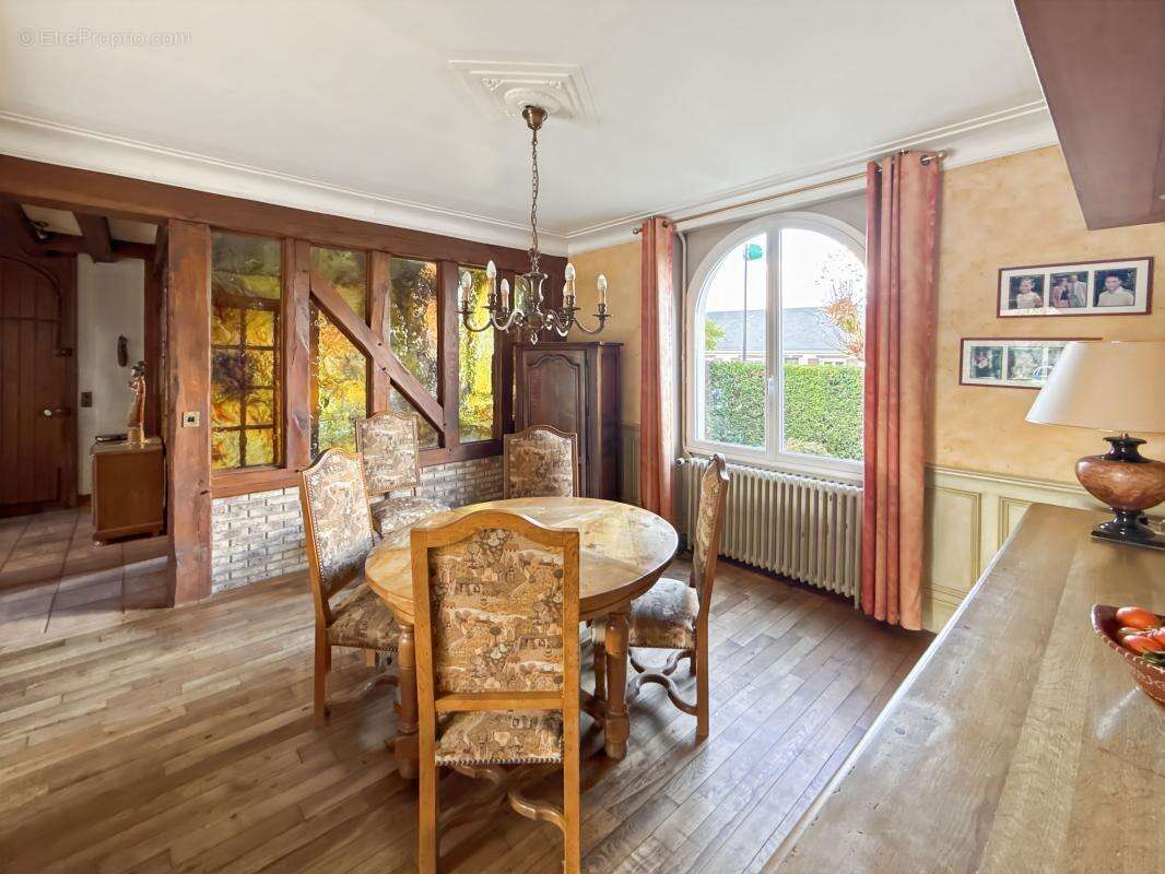 Maison à SAINT-JEAN-DE-BRAYE