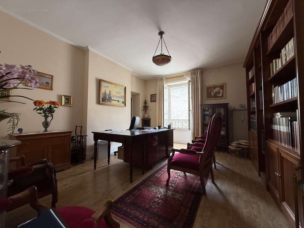 Appartement de standing t4 147m2  + emplacement parking couvert - photo 8