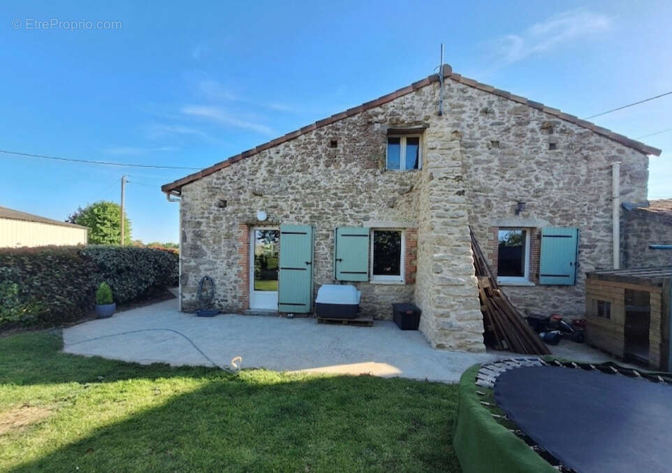 Maison à SAINT-MALO-DU-BOIS