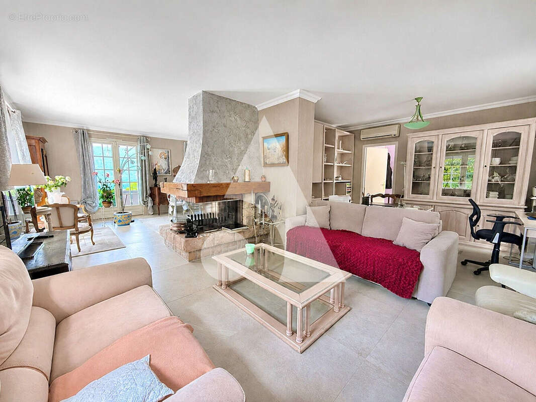 Villa d'exception avec vue panoramique sur le Lac du Bourget - 294 m² - Piscine - photo 7