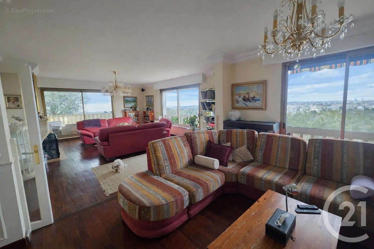 Maison à CHENNEVIERES-SUR-MARNE