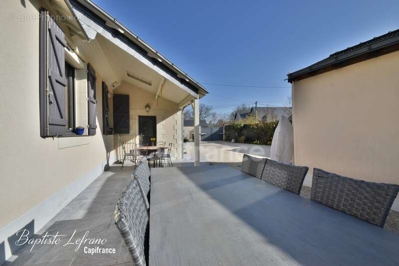 Maison à SAINT-BARTHELEMY-D'ANJOU