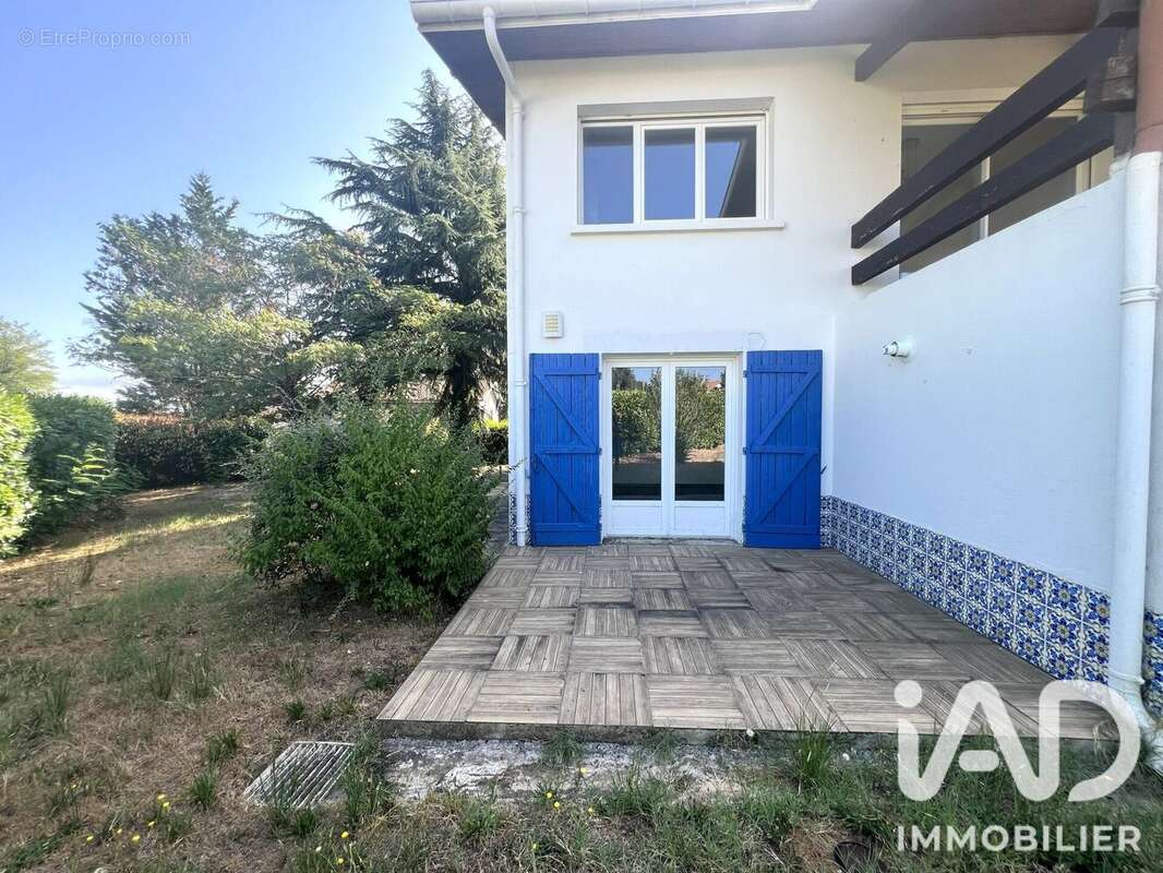 Maison 217 m² à Saint-Pierre-Du-Mont  - photo 2