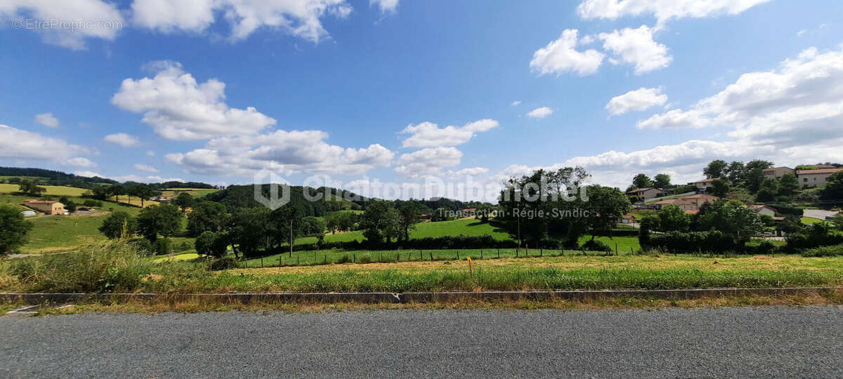 Appartement à PANISSIERES