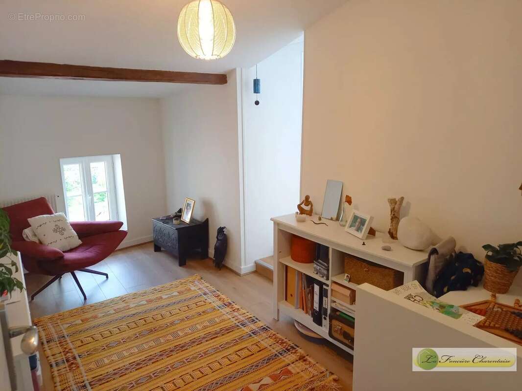 Maison à SAINT-AMANT-DE-BOIXE