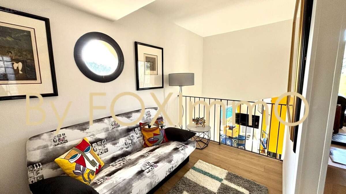 Maison à SAINT-LAURENT-DU-VAR