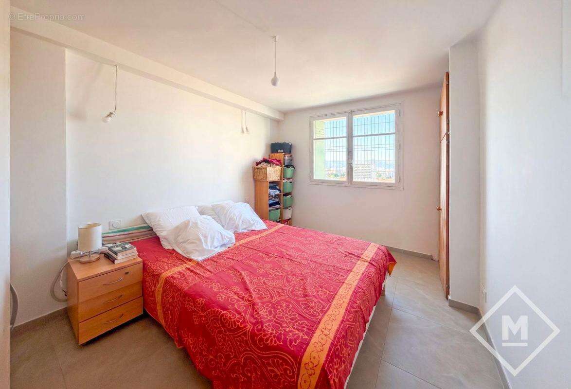Appartement à MARSEILLE-5E