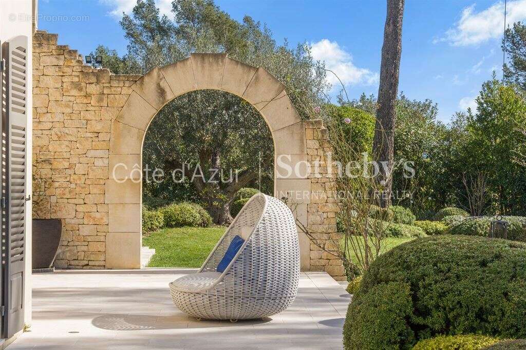 Maison à TOURRETTES