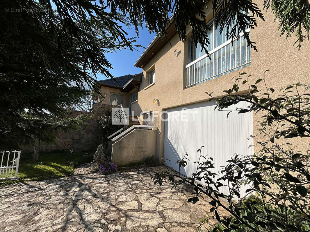 Maison à SAINTE-RADEGONDE