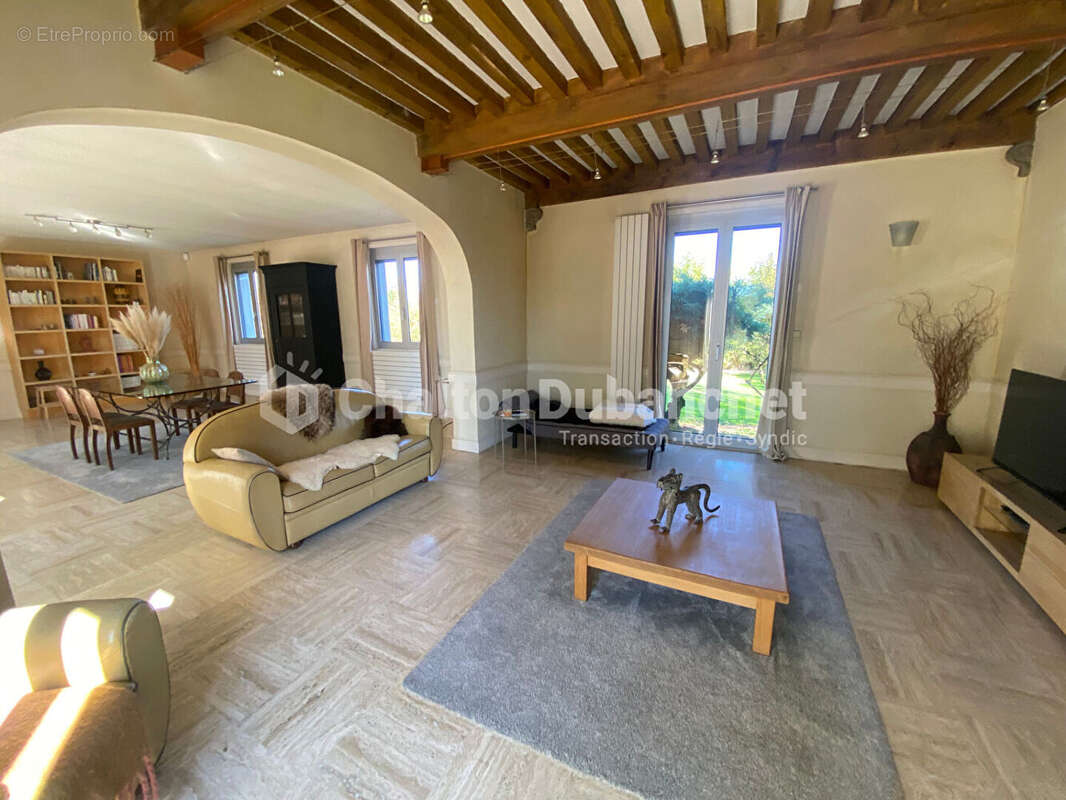 Maison à VEAUCHETTE