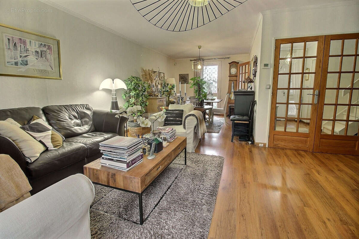 Maison à THIAIS