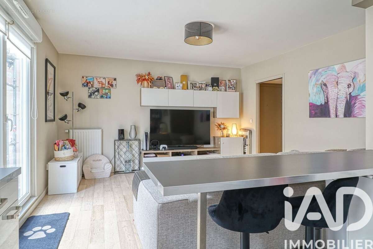 Photo 3 - Appartement à GENNEVILLIERS