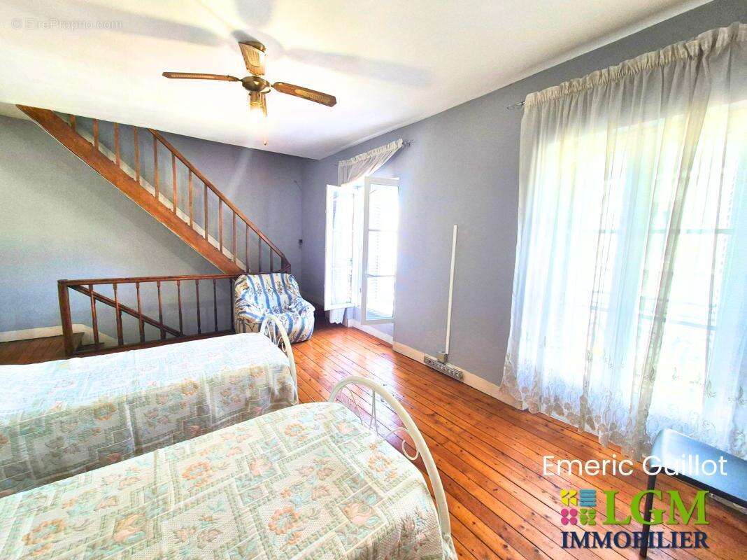 Maison de bourg 114 m² – 4 chambres – Grenier - Cour – Idéal investisseur – Déjà exploitée en location saisonnière - Cellettes ( - photo 7