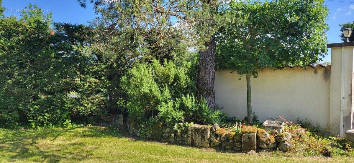 Maison à CHERVES-RICHEMONT