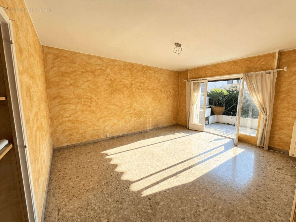 Appartement à LE CANNET