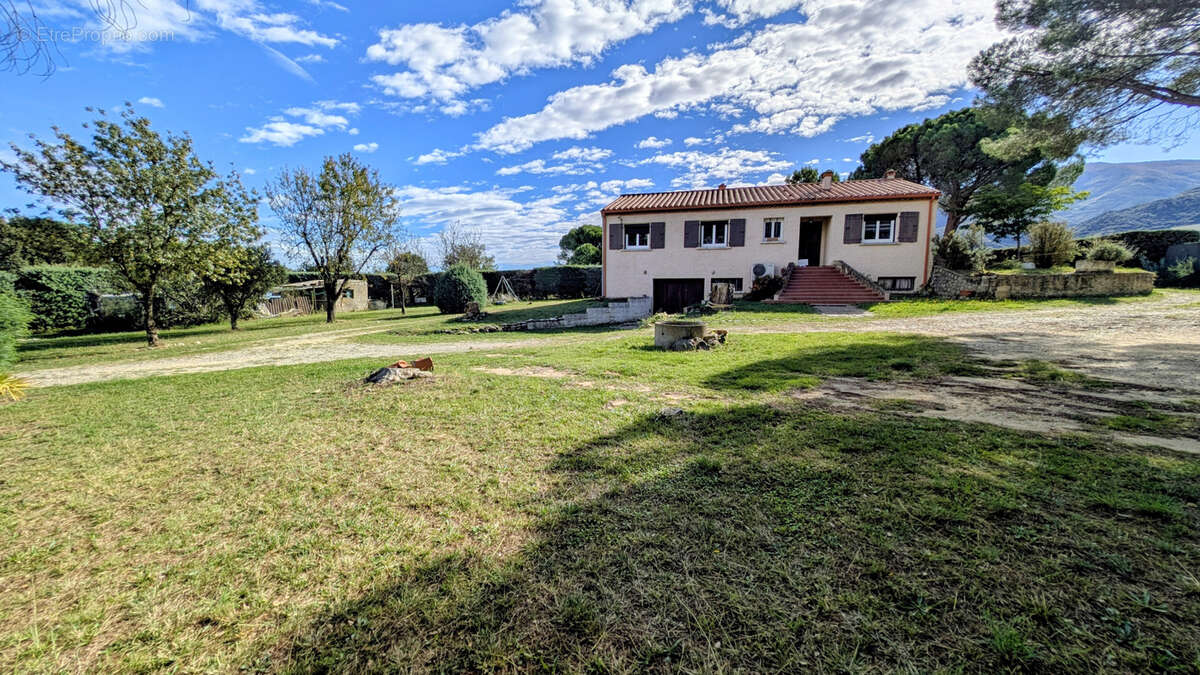 Maison à VILLELONGUE-DELS-MONTS
