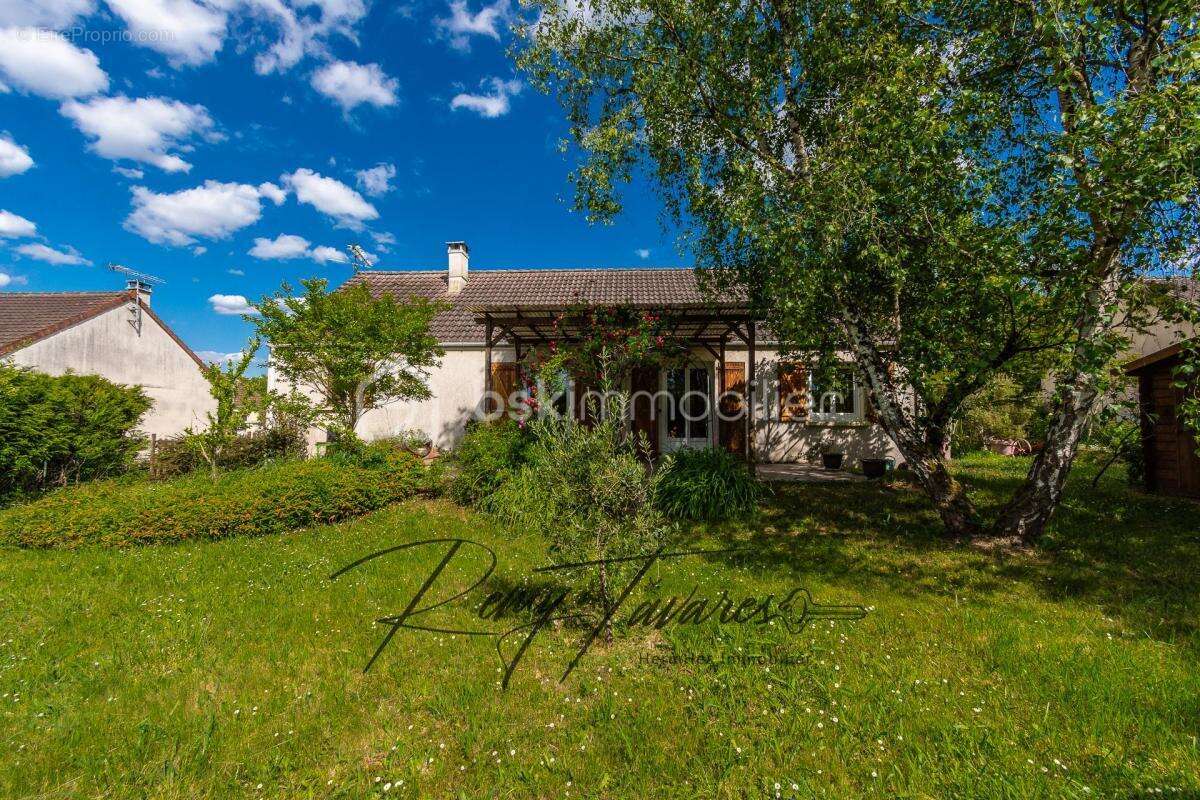 Maison à GREZ-SUR-LOING