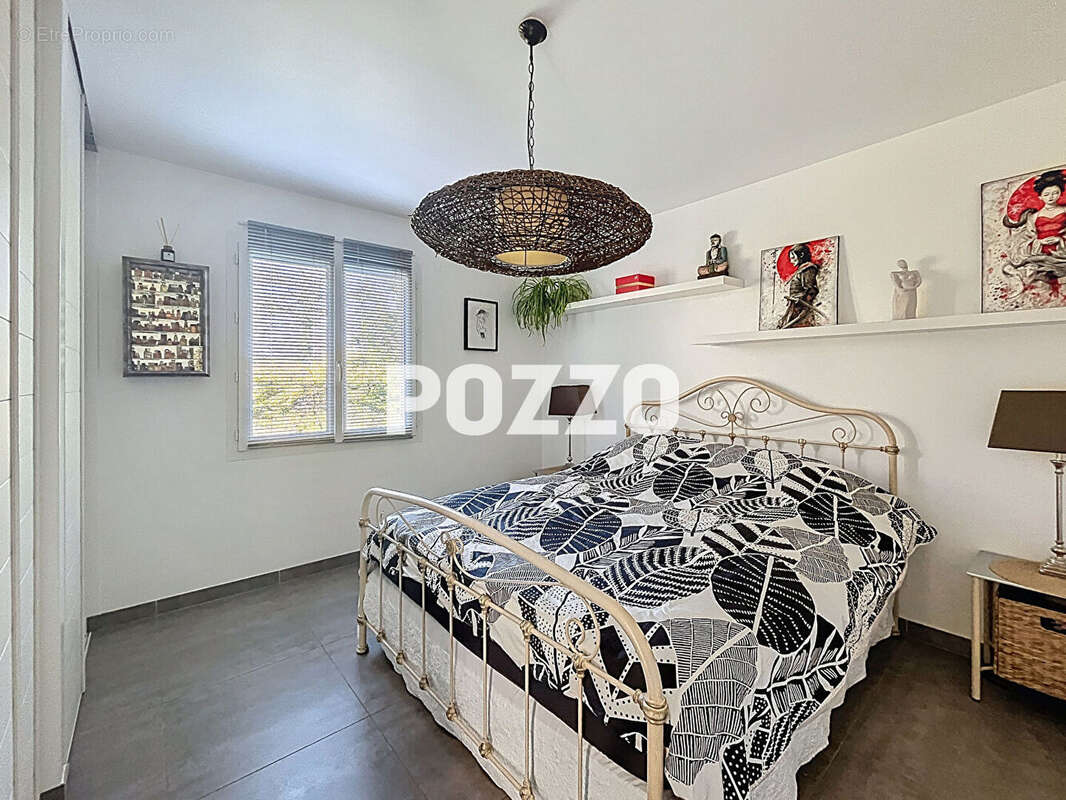 A Vendre - Les Loges Marchis - Maison 6 pièce(s) 154 m² - photo 8