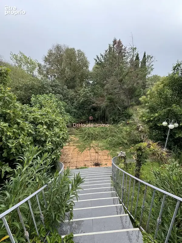 Commerce 1 815 m² à vendre à Draguignan (83300) - photo 14