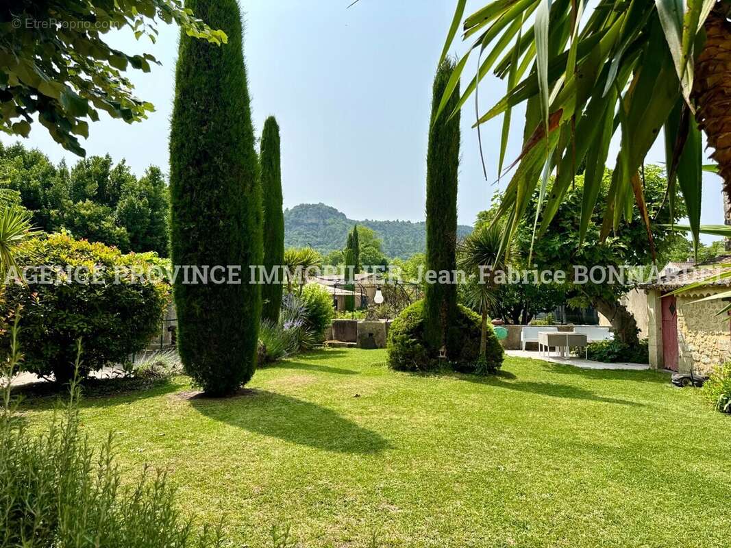 Maison à SAINT-RESTITUT