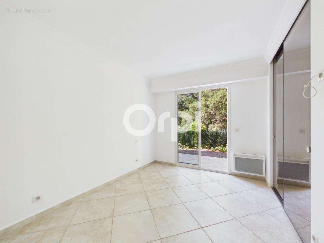 Appartement à MANDELIEU-LA-NAPOULE