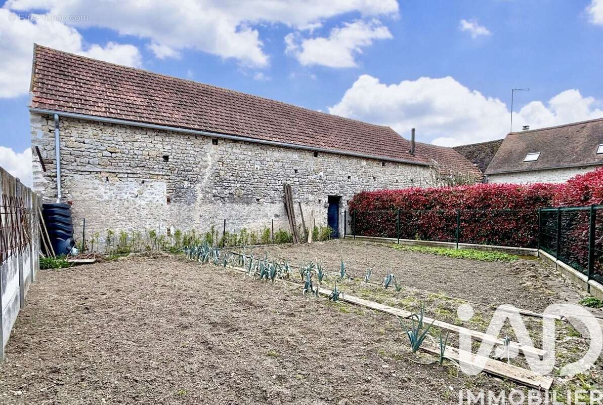 Photo 2 - Maison à BEAUMONT-DU-GATINAIS