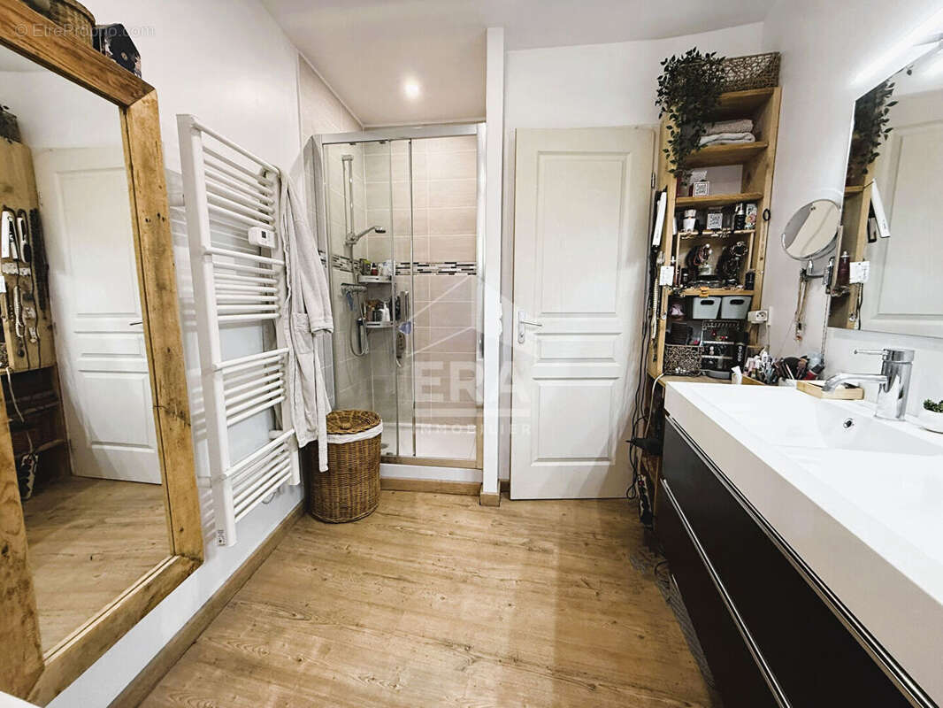 Maison à VILLES-SUR-AUZON