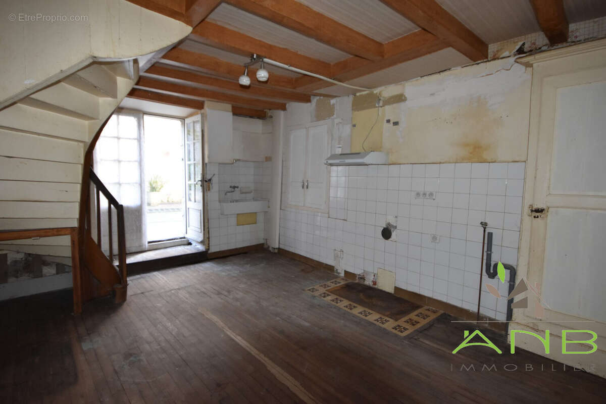 Maison à BUSSIERE-BADIL