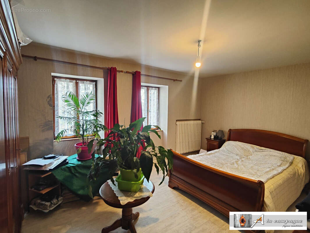 Maison à ARS-LES-FAVETS