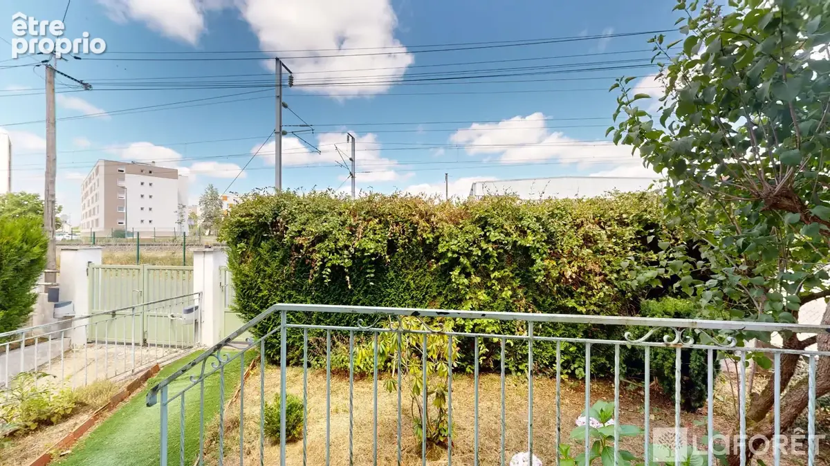 Maison t6 à moulins - photo 12